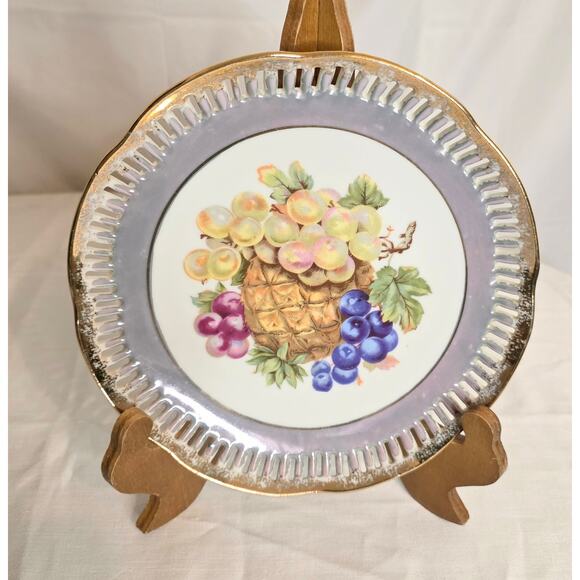 Vtg Hand Painted Reticulated Edge Porcelain Decorative Hanging Plate "Fruit" 8" - Picture 1 of 3
